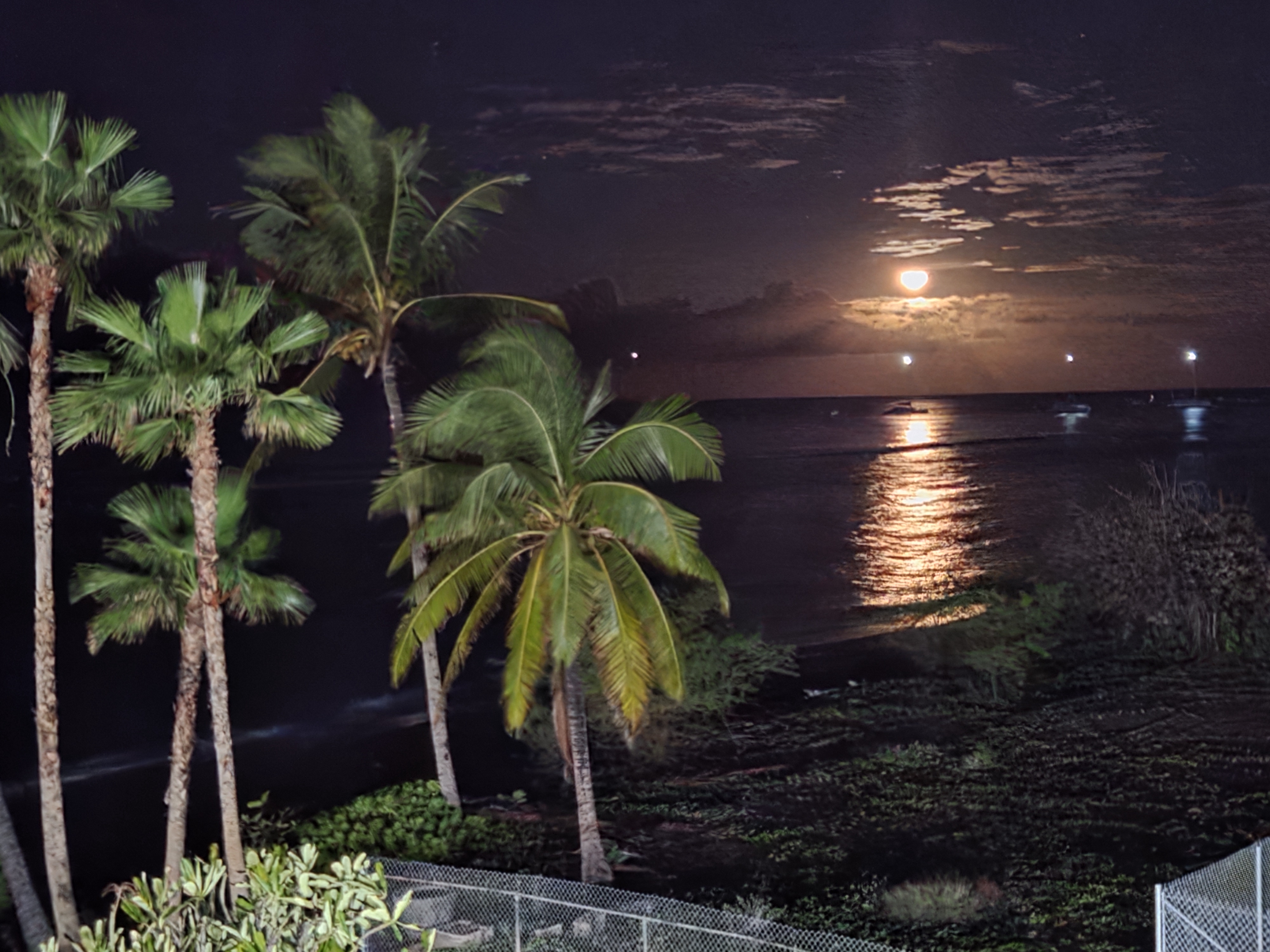 Mountain view studio in Lahaina gallery image